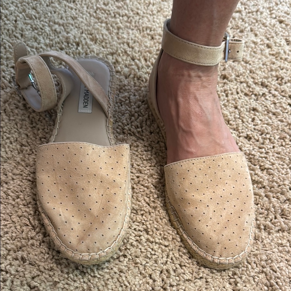 Steve Madden Espadrille.